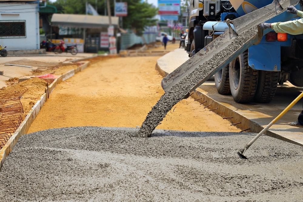 Concrete-sidewalk-cement-pour