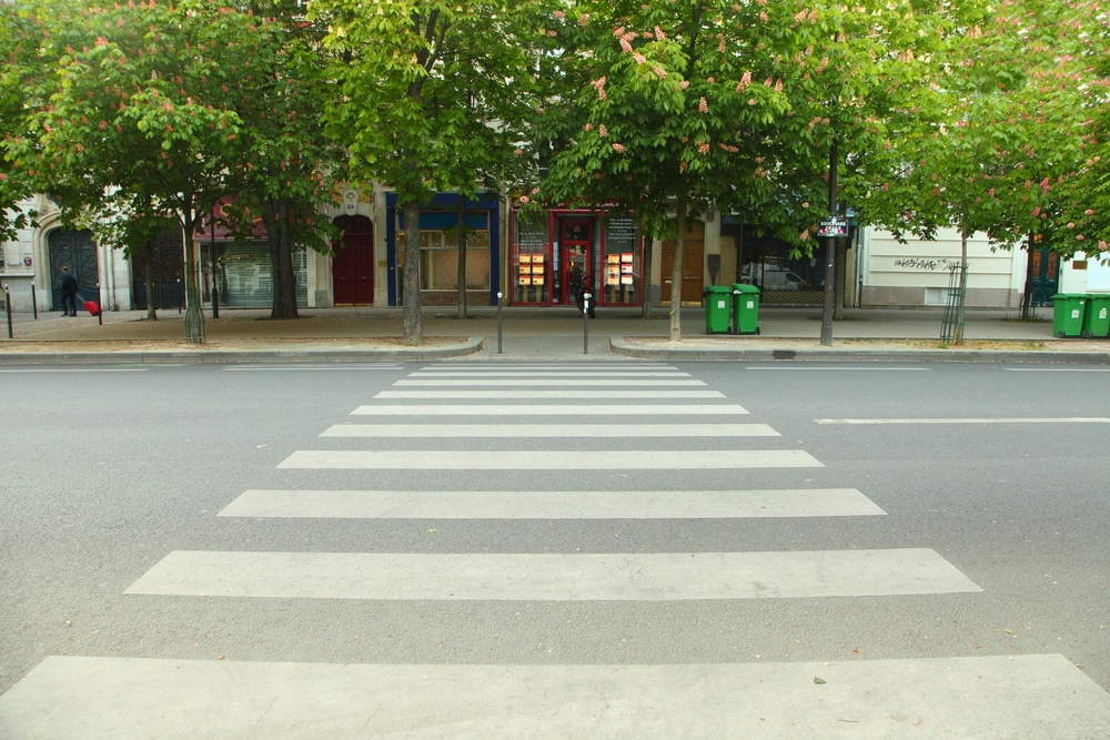 Sidewalk-in-paris