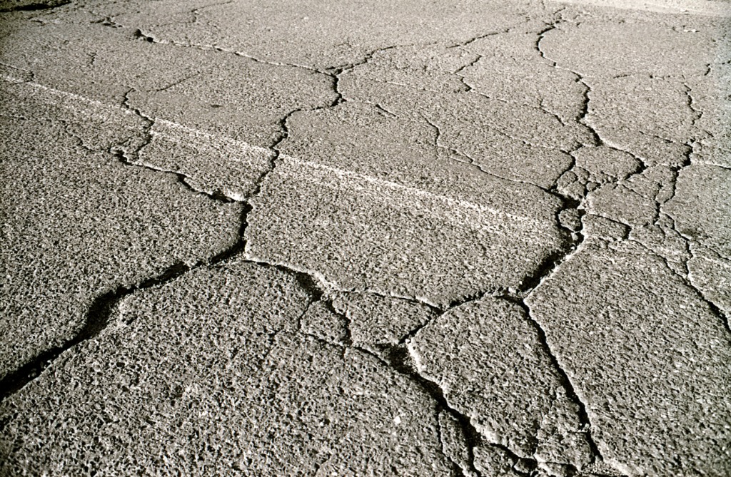 Cracked-pavement