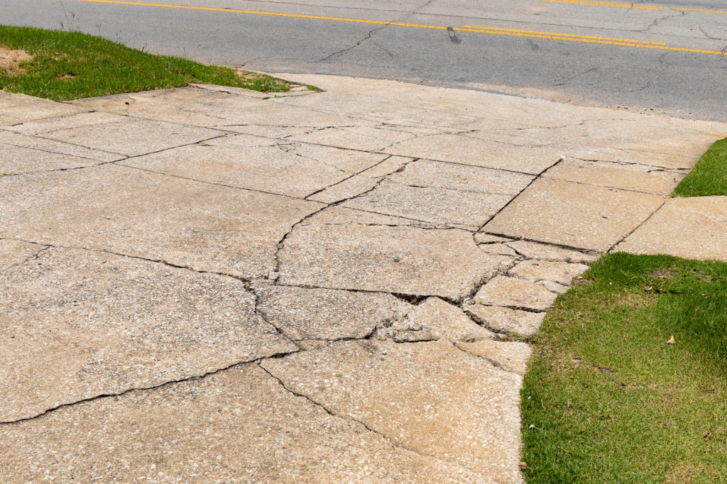 cracked-driveway